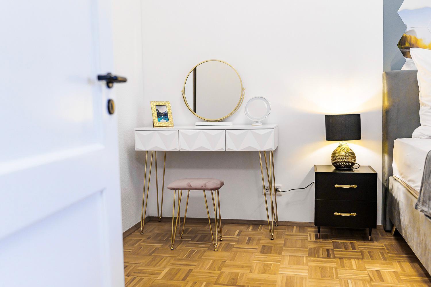 Zentral-kingsize Bett-playstation 4-hbf Nach Koeln Und Duesseldorf Apartment